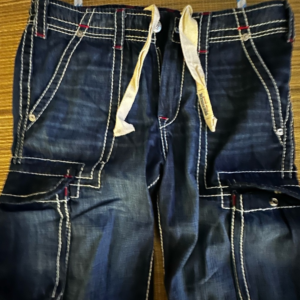 True Religion Men’s Cargo Shorts Authentic size 31.